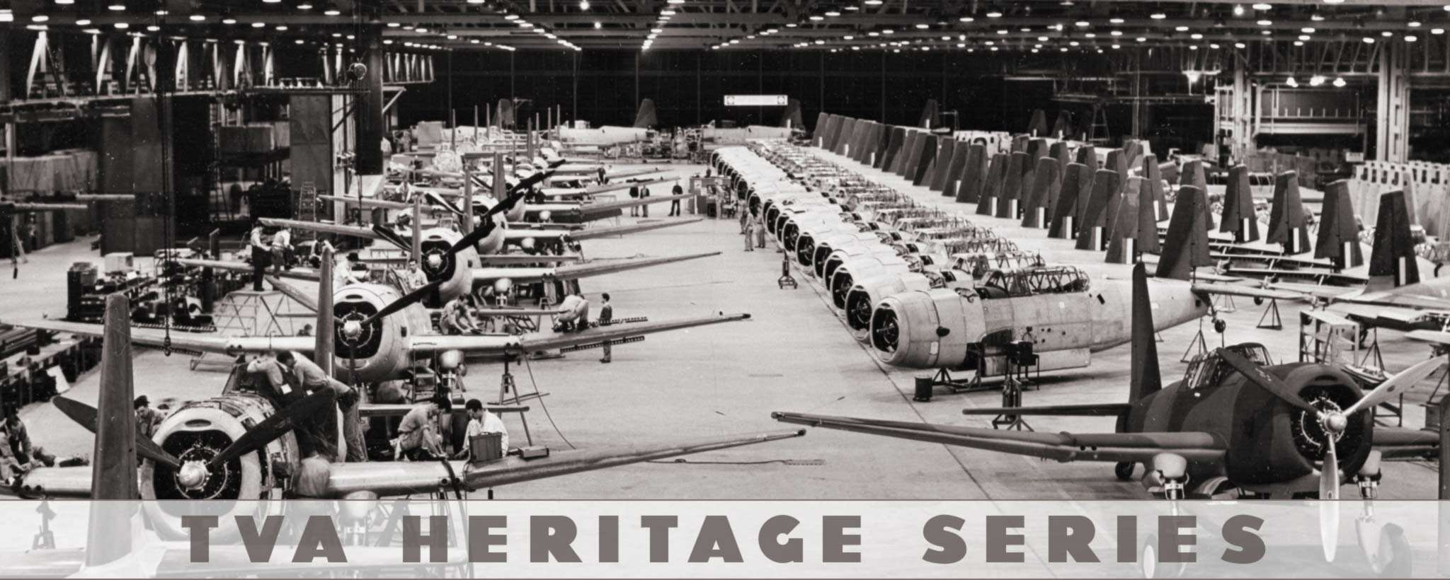 powering-ww2-hero_kx-01815 War plane factory