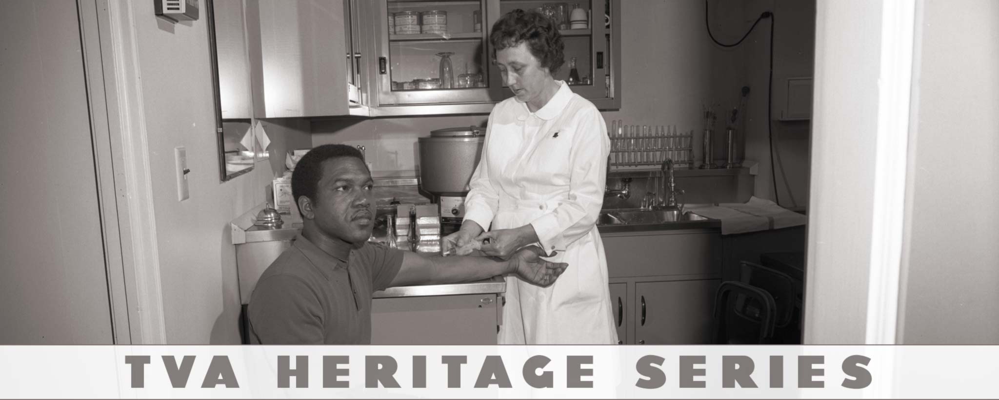 shot-in-the-arm-hero Nurse and patient