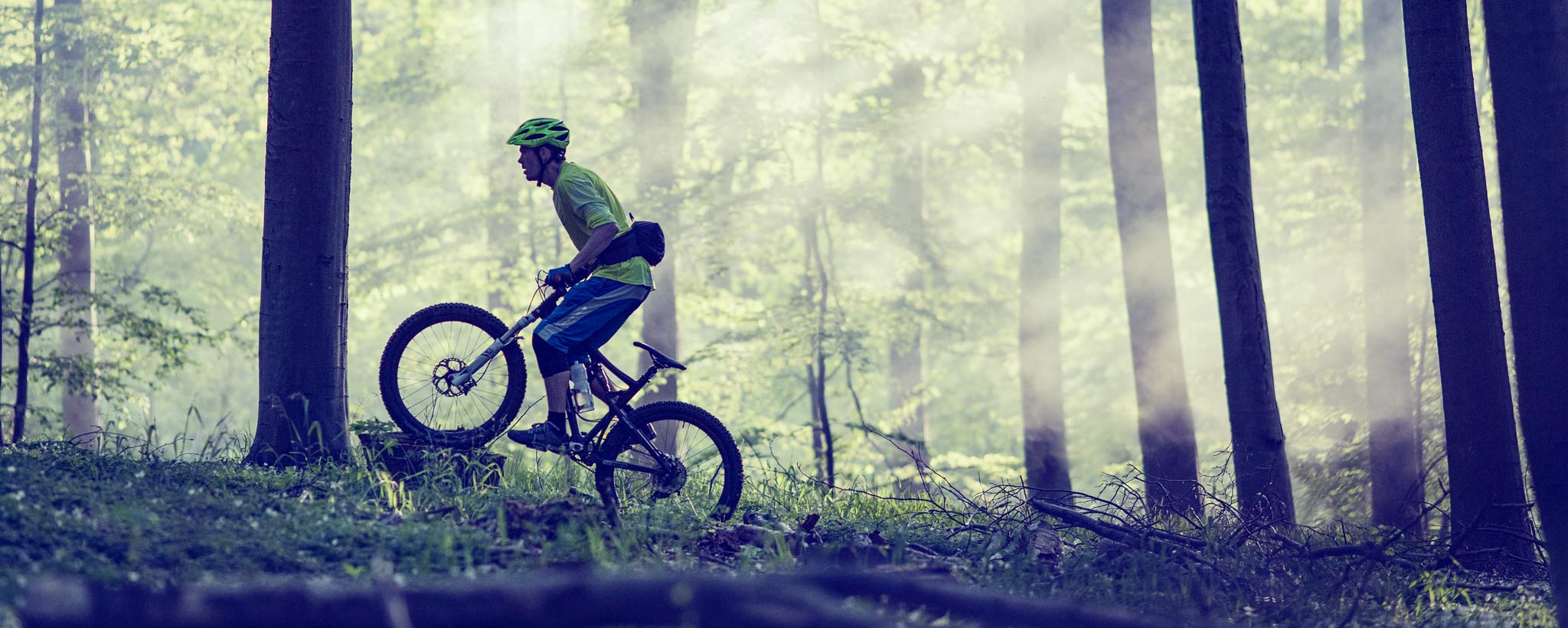 mtn-bike-hero-GettyImages-1143552094 mountain biker