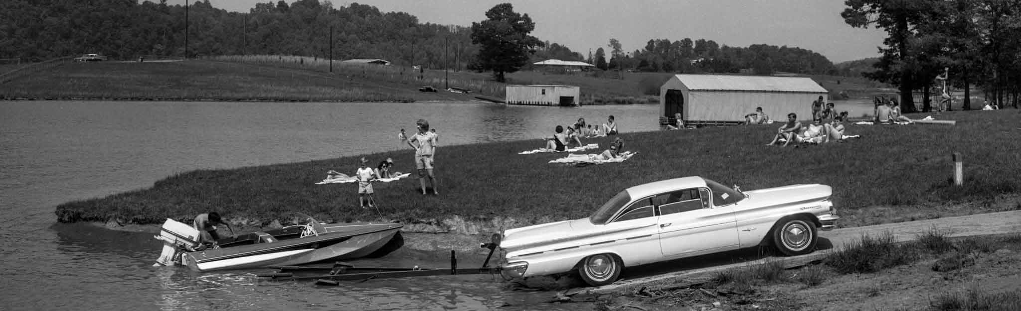 People enjoying a summer day at Boone Reservoir