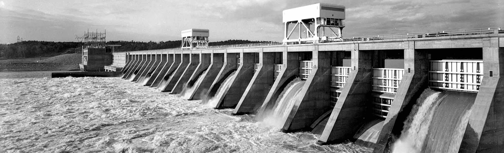 Pickwick Landing Dam in west Tennessee