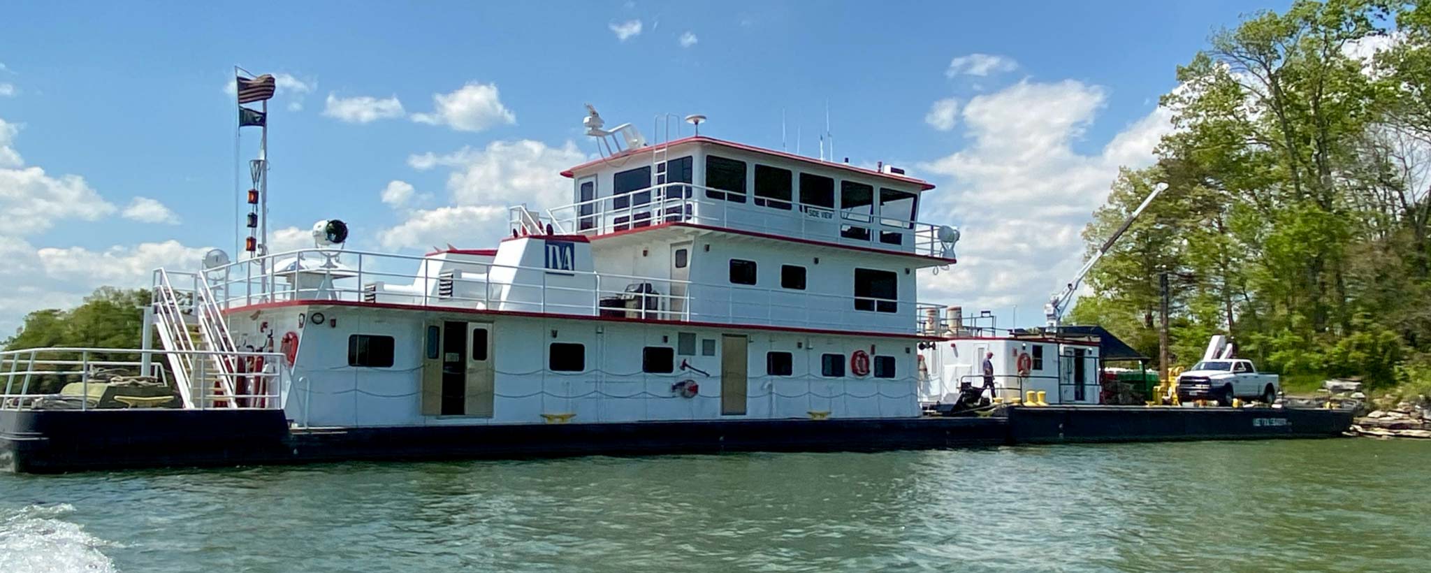 tugboat-hero-IMG_0925