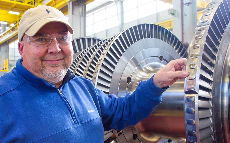 Wayne Davis works in mechanical quality assurance at TVA's Power Service Shops in Muscle Shoals, Alabama