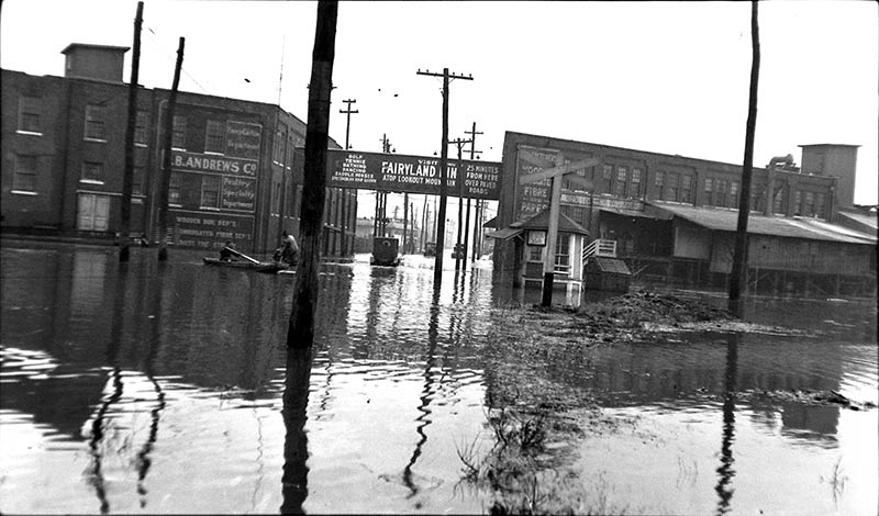 Flooding in downtown Chattanooga in May 1935. Before TVA, Chattanooga was prone to devastating floods.