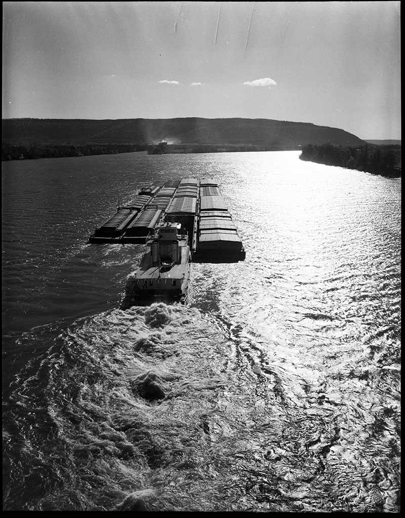 River freight on Wheeler Reservoir in 1957.