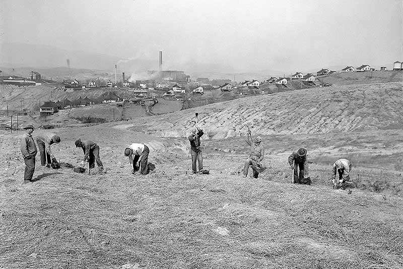 Workers in Cooper Basin