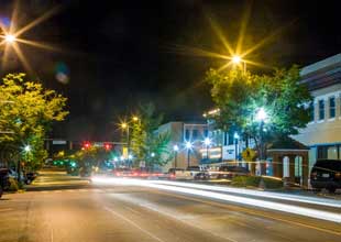 picture of Florence, Alabama downtown at night