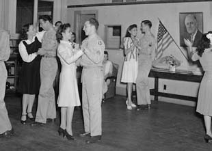 heritage-dance-thumb dancing