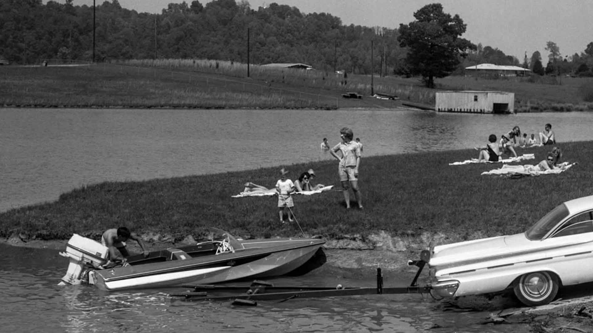 People enjoying a summer day at Boone Reservoir