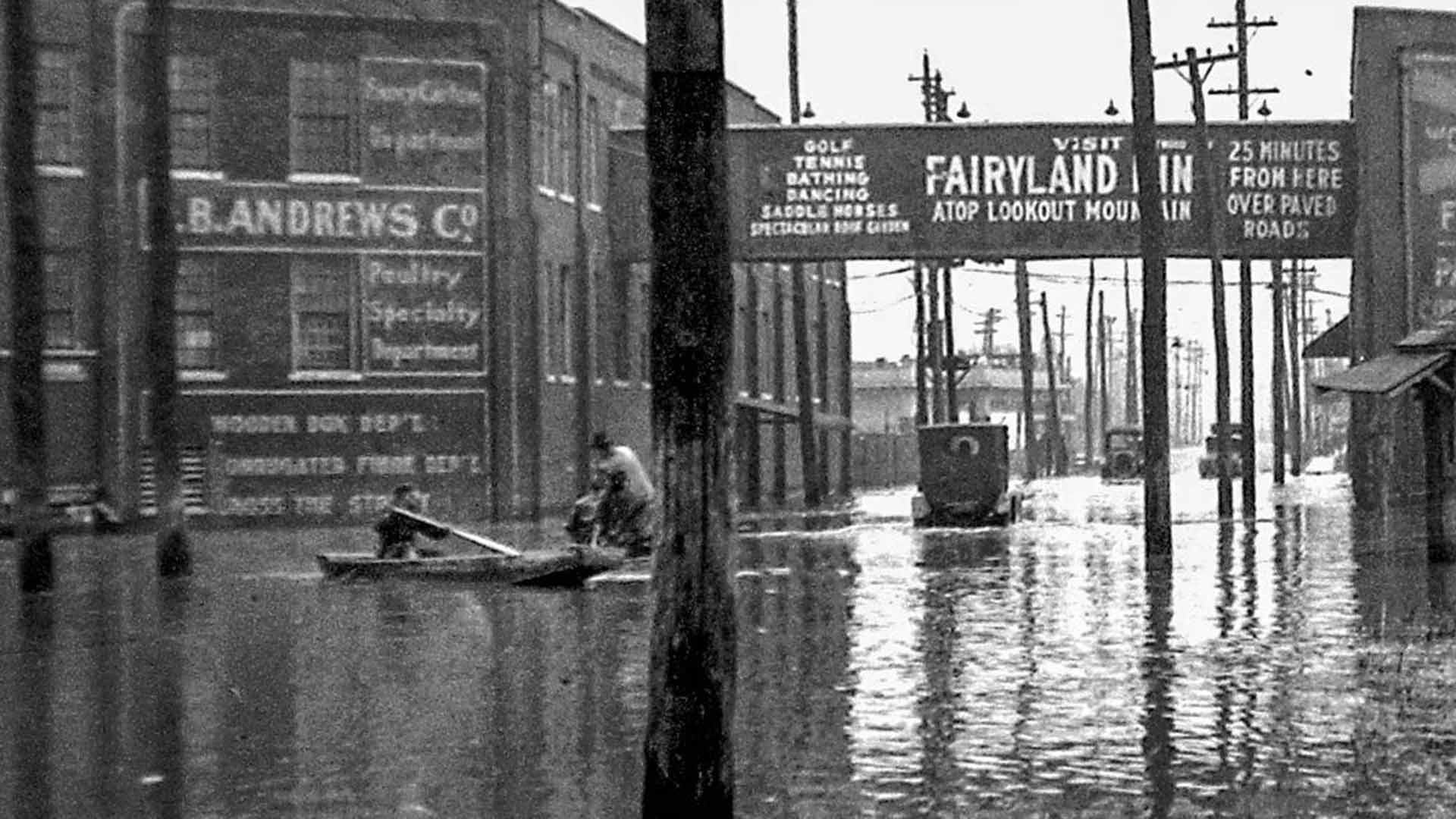 Historic photo of downtown Chattanooga flooding