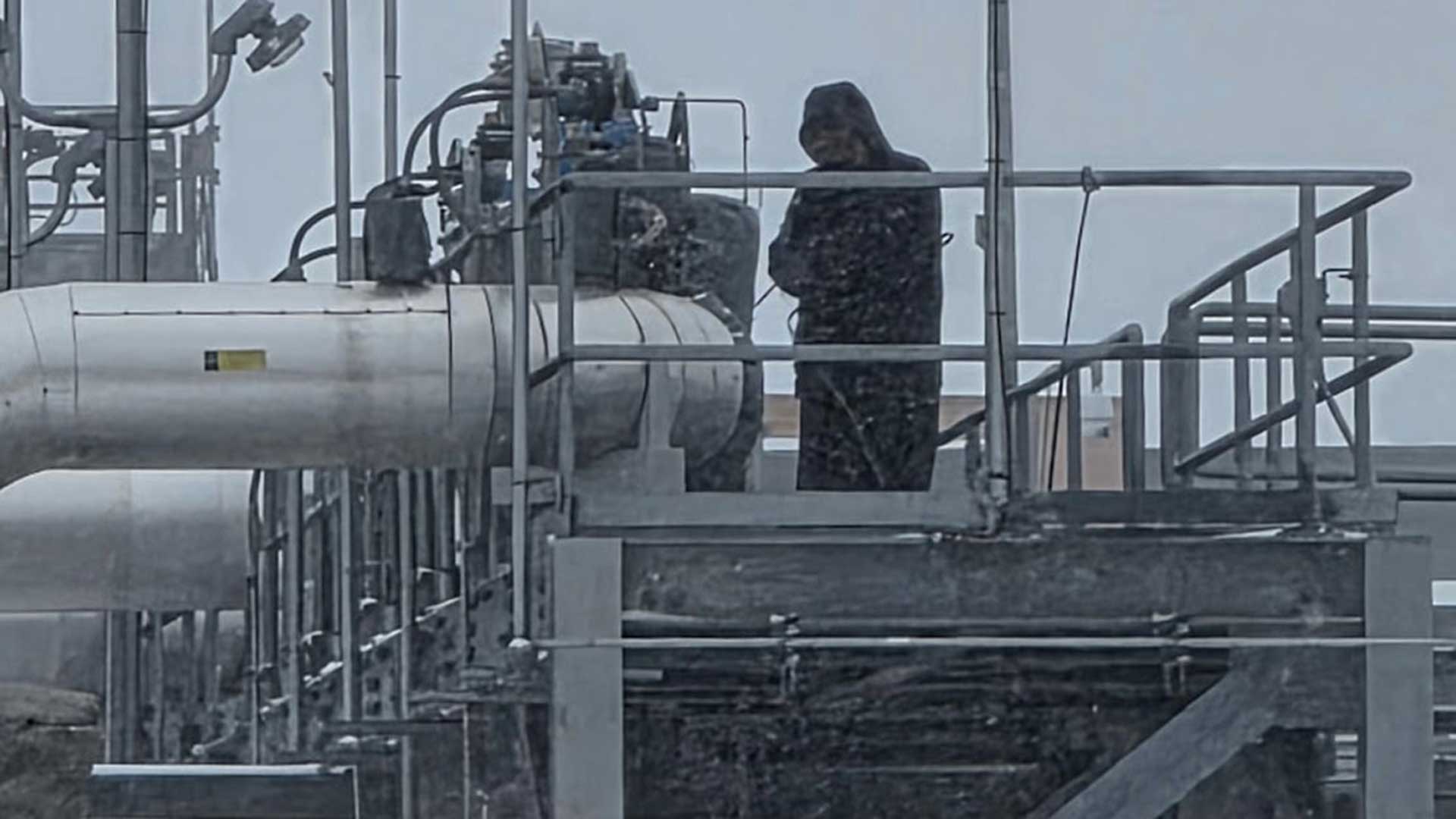Flying snow and blustery wind greet employees outside Shawnee Fossil Plant.