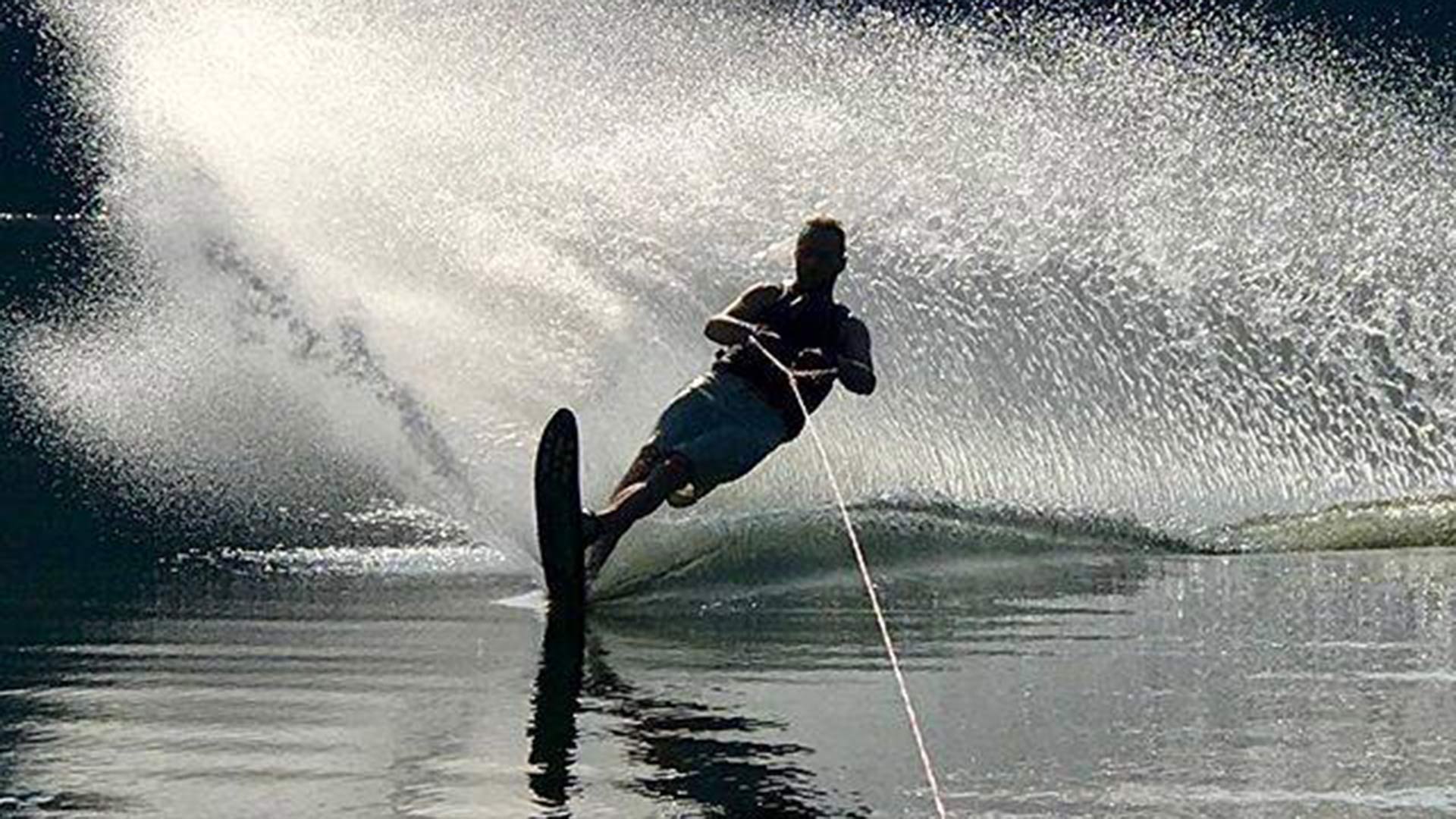 Individual water skiing