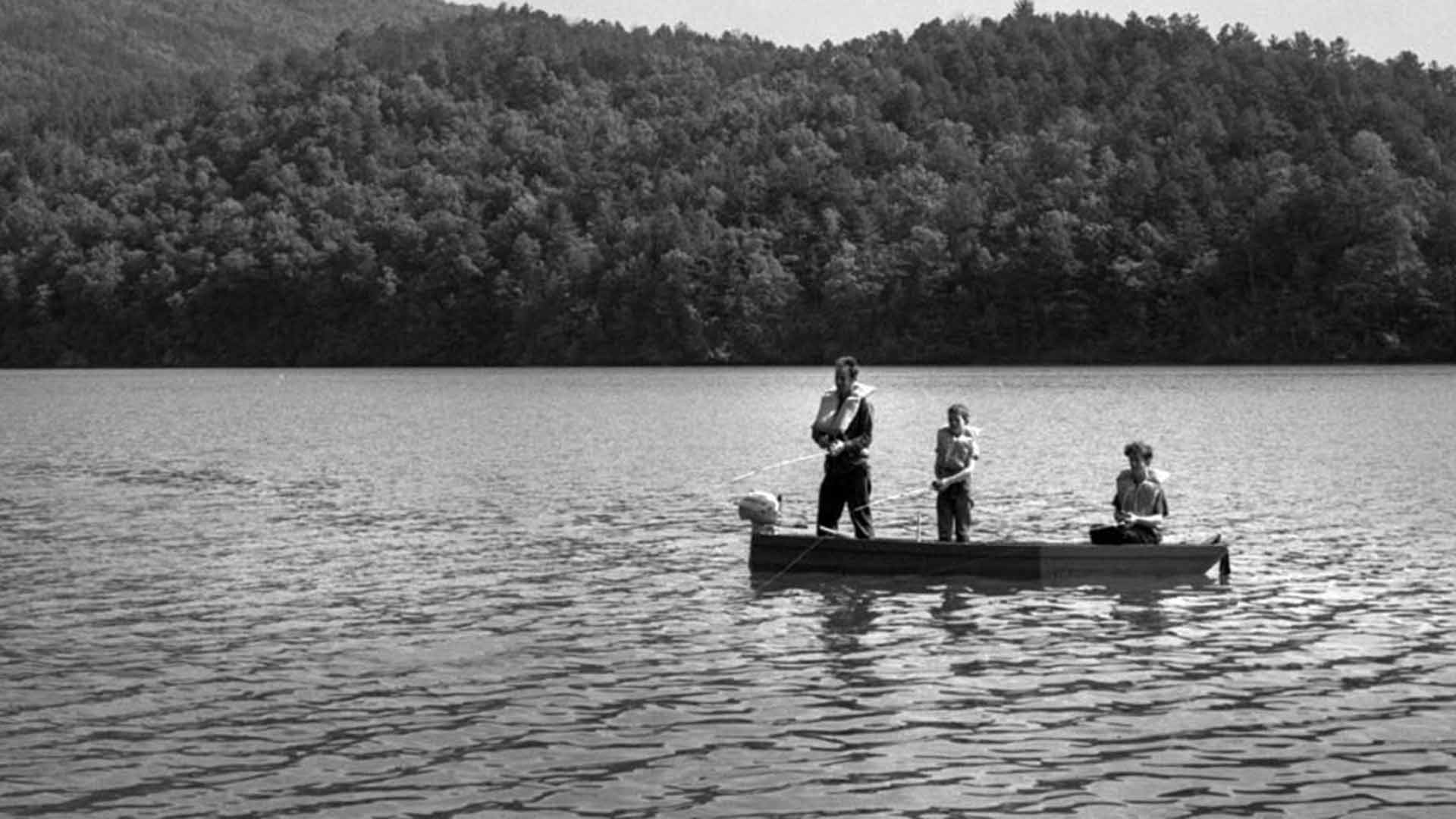 Fishing on Hiwassee River below Apalachia Dam