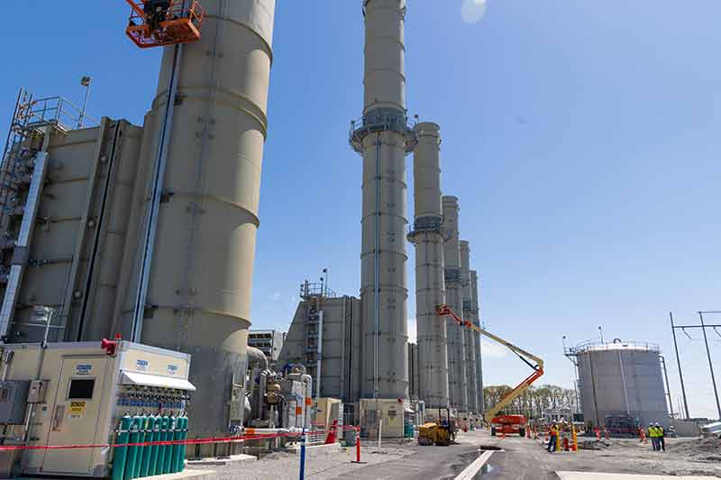 Crane with turbine stacks