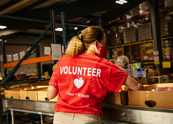 Chattanooga Food Bank volunteer