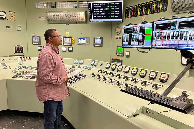 Inside the control room at Gallatin Fossil Plant.