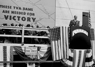 1940s-heroKX-02001 1940s public speech