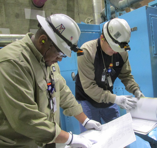 Ken Williams and Chris Golden - Browns Ferry electrical maintenance technicians Ken Williams and Chris Golden - Browns Ferry electrical maintenance technicians