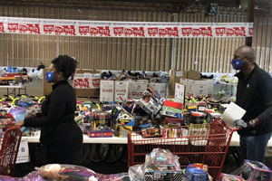 memphis employees at Toys for Tots