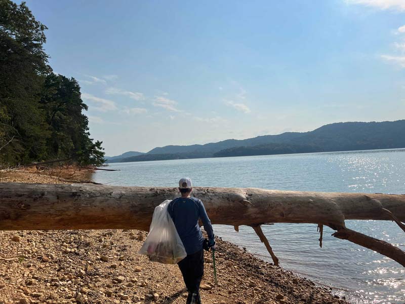 Volunteers cleaning up lake Norris