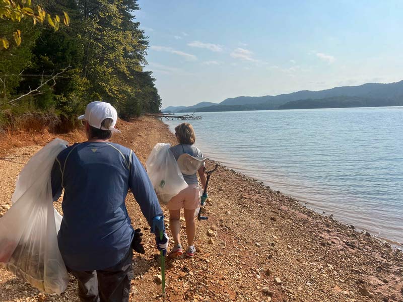 Volunteers cleaning up lake Norris