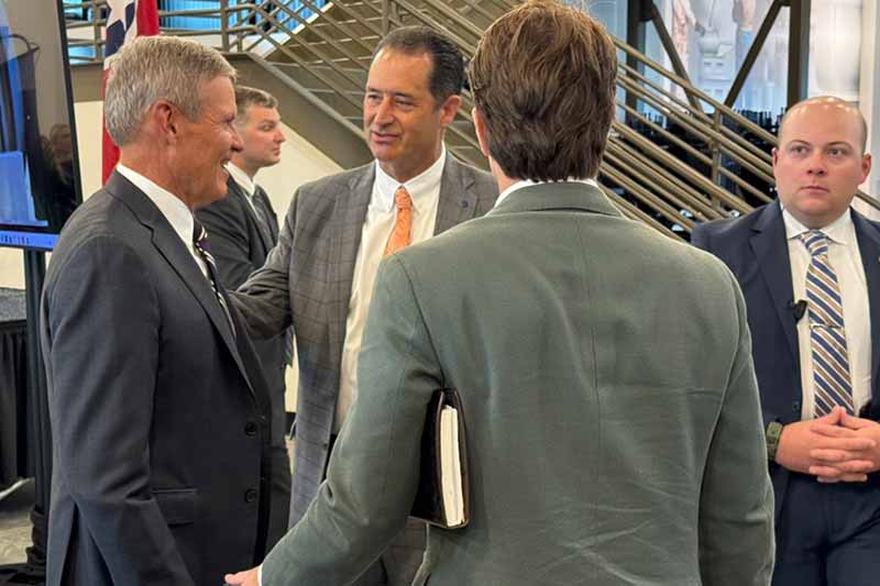 TVA President and CEO Don Moul with Tennessee Gov. Bill Lee.
