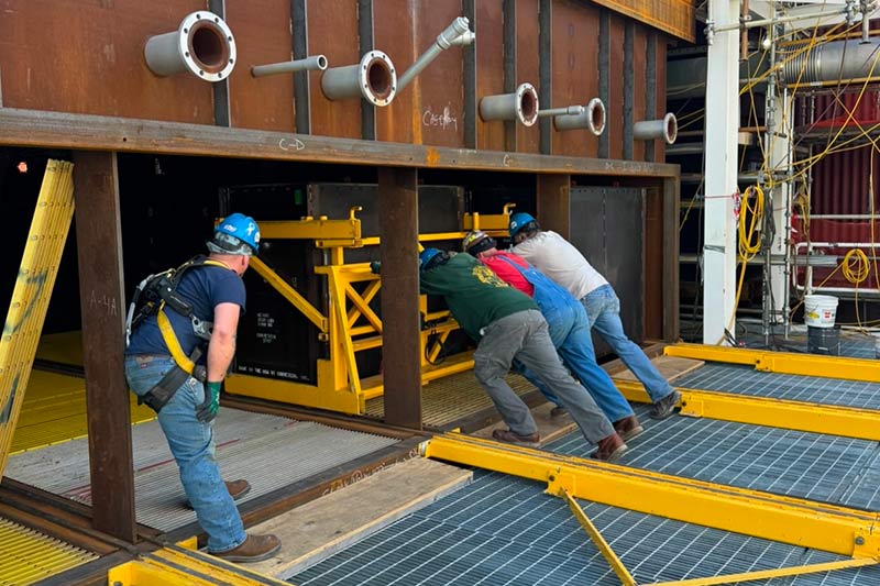Crew working at Shawnee Fossil Plant