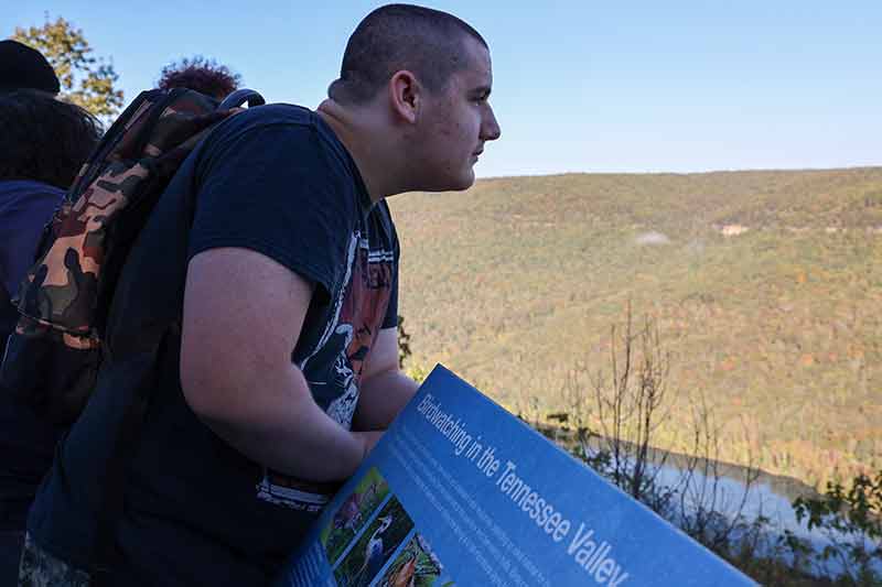 Student looks over Tennessee River Gorge