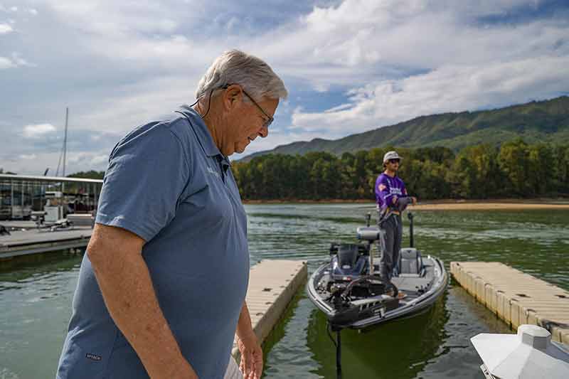 Mike Philips meets returning boat